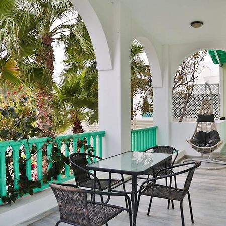 Kamari Beach Houses With Balcony And Garden Εξωτερικό φωτογραφία