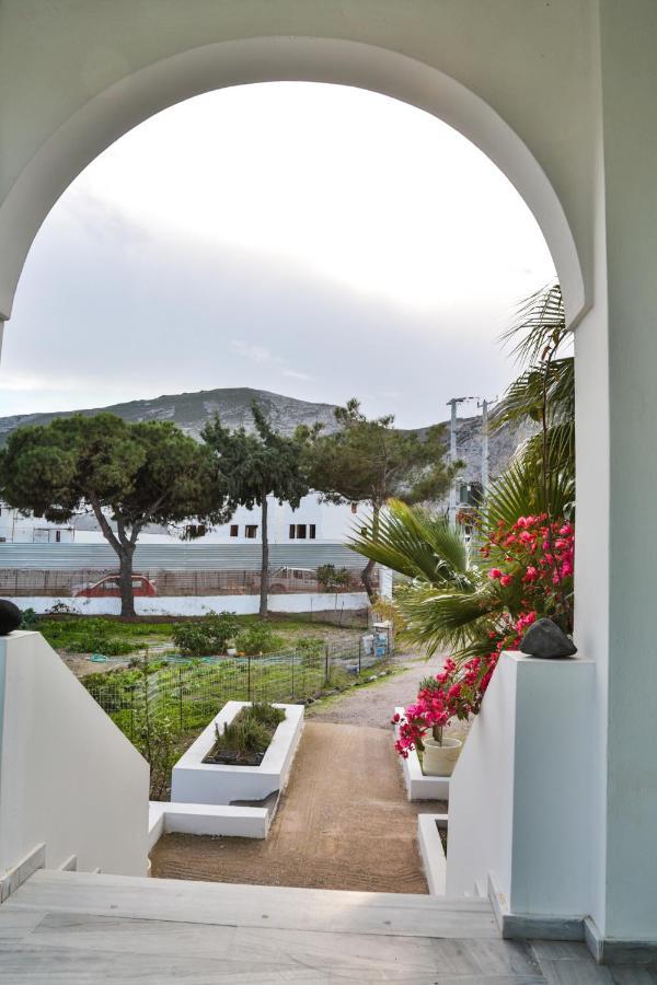 Kamari Beach Houses With Balcony And Garden Εξωτερικό φωτογραφία