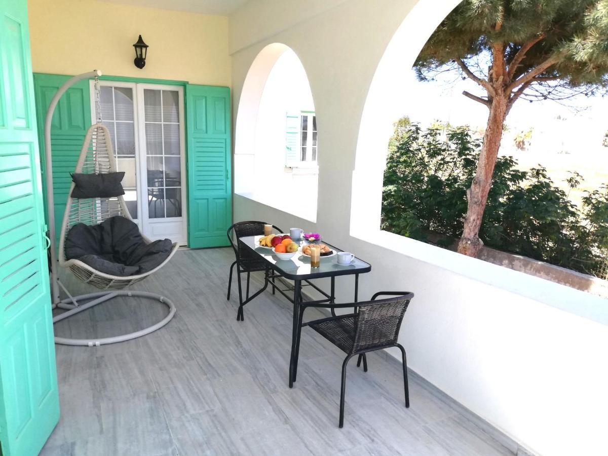 Kamari Beach Houses With Balcony And Garden Εξωτερικό φωτογραφία