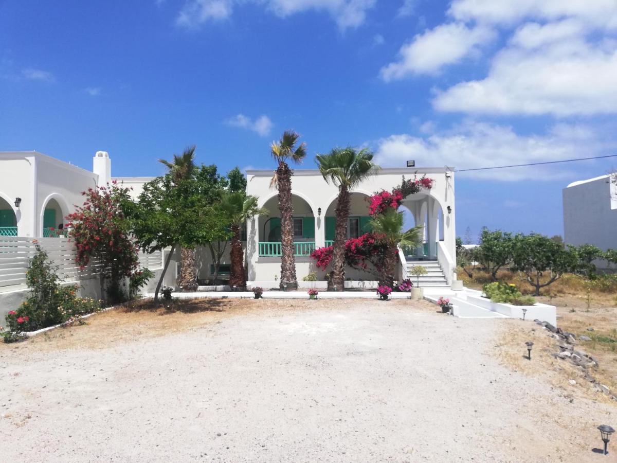 Kamari Beach Houses With Balcony And Garden Εξωτερικό φωτογραφία