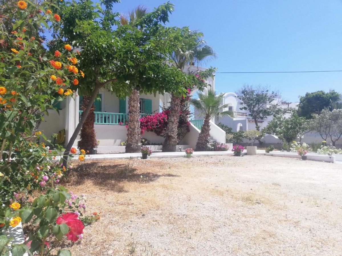 Kamari Beach Houses With Balcony And Garden Εξωτερικό φωτογραφία