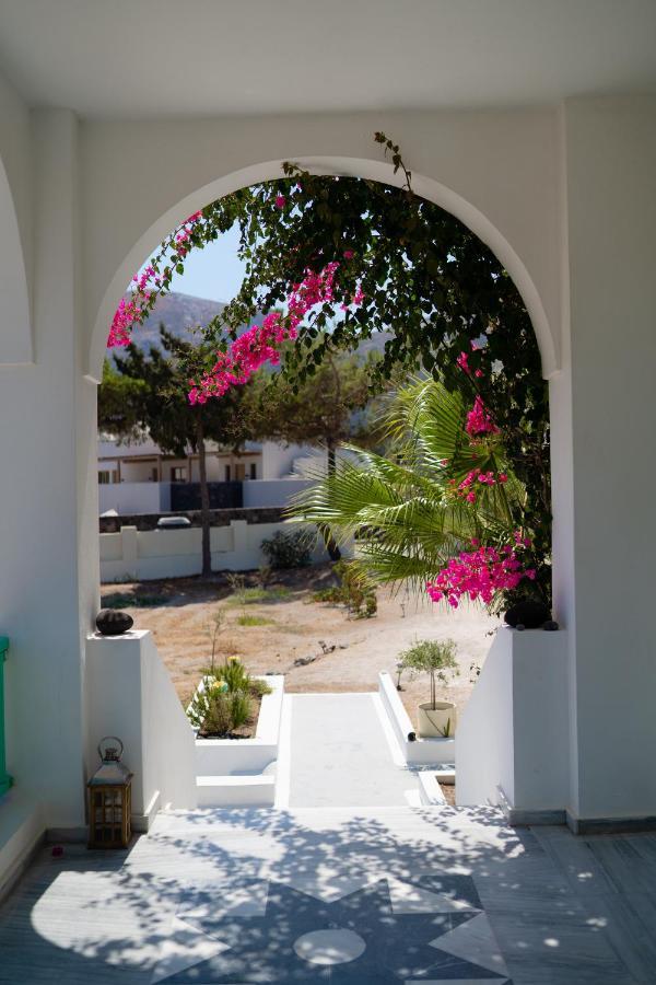 Kamari Beach Houses With Balcony And Garden Εξωτερικό φωτογραφία