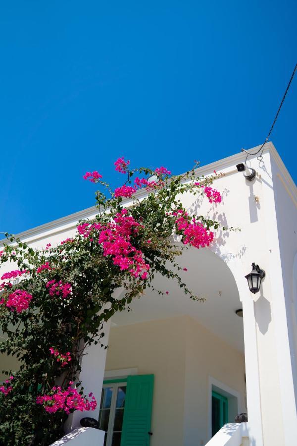 Kamari Beach Houses With Balcony And Garden Εξωτερικό φωτογραφία