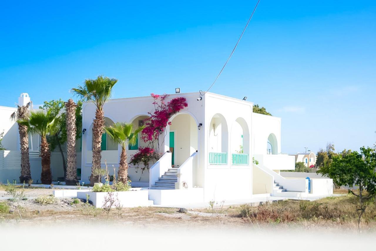 Kamari Beach Houses With Balcony And Garden Εξωτερικό φωτογραφία